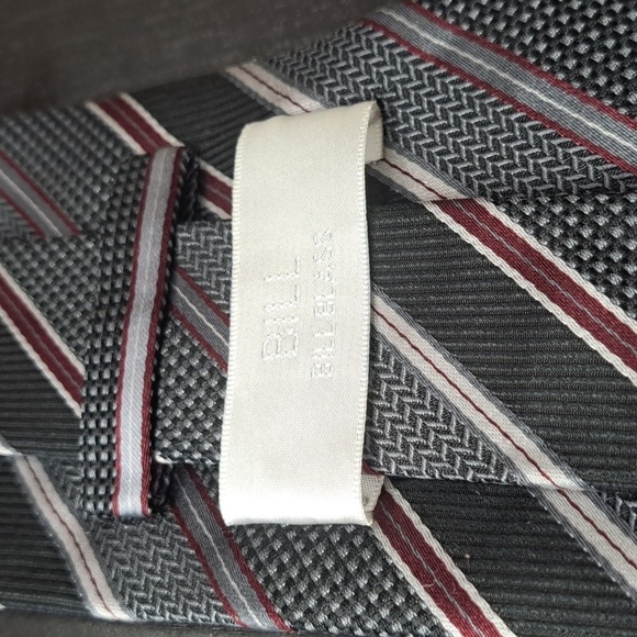 Bill Blass silk tie  56"x3.5" - Picture 4 of 8